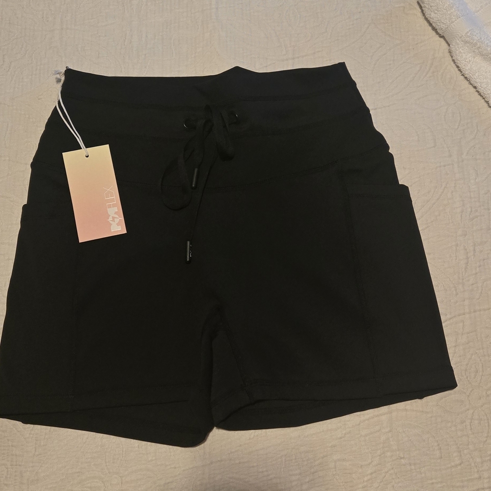 POPFLEX Black High-Rise Bike Shorts with Side Pocket - Picture 3 of 8